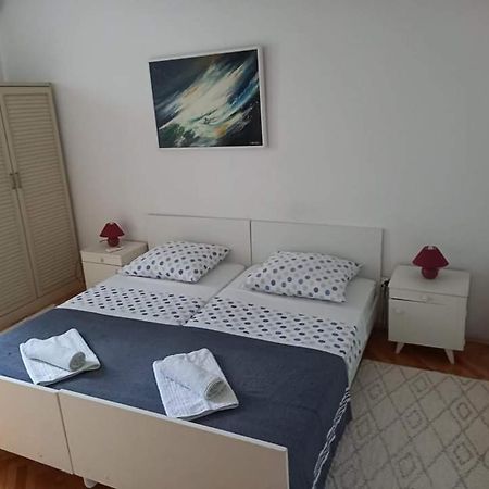Studio Darija For 2 Persons S Terasom Wi-Fi & Parking Apartment Makarska Exterior photo