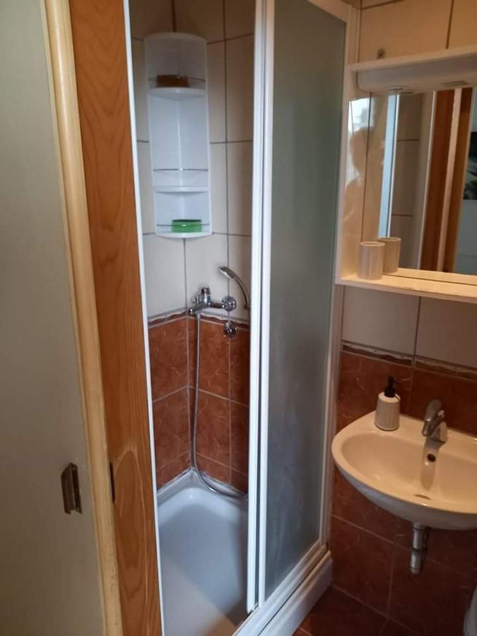 Studio Darija For 2 Persons S Terasom Wi-Fi & Parking Apartment Makarska Exterior photo